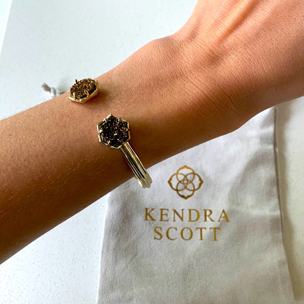 KENDRA SCOTT Davie Stone Cuff Bracelet in Gold Drusy